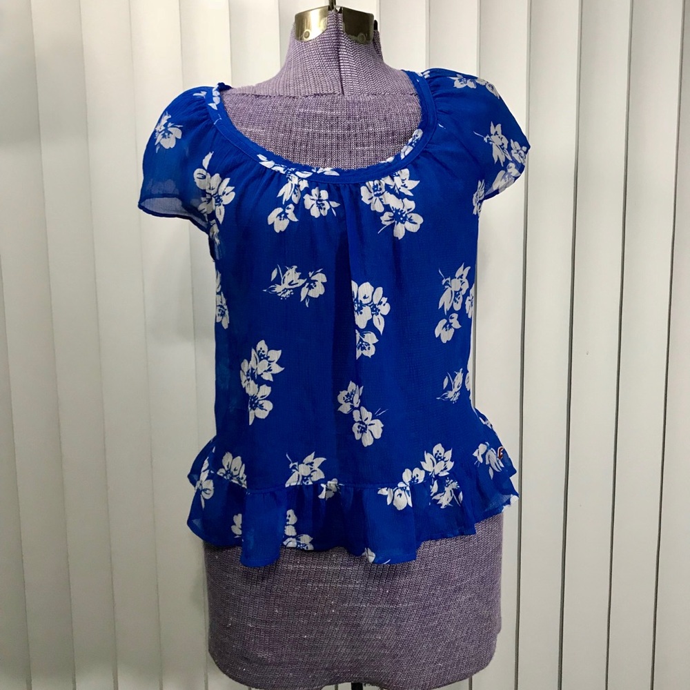 Hollister sheer top🌻